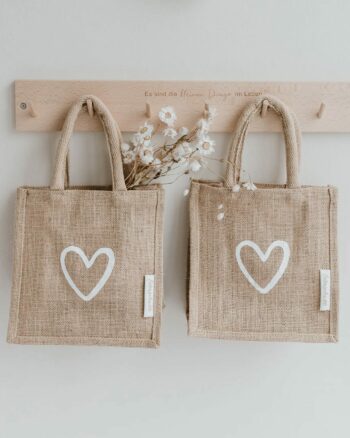 Petit panier en jute naturel avec cœur blanc imprimé – Eulenschnitt