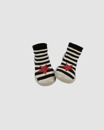 Chaussons Vivienne Collégien rayés noir et blanc avec étoile rouge et semelle antidérapante