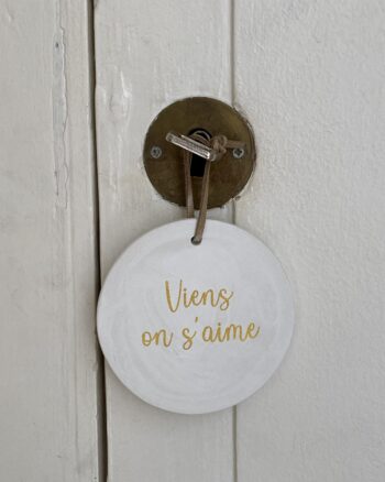Médaillon - Viens on s'aime - Poussière des rues