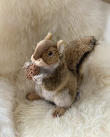 Peluche - Écureuil Dressé - Hansa