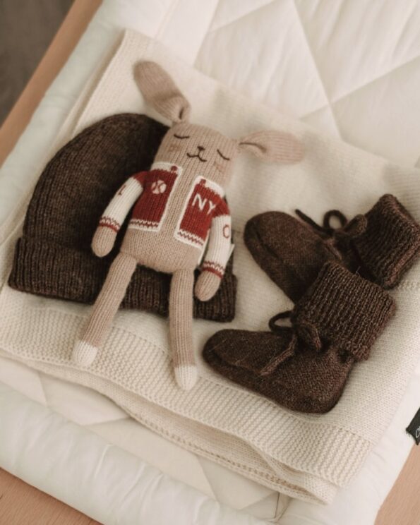 Doudou lapin - Baseball sienne - Main Sauvage – Image 3