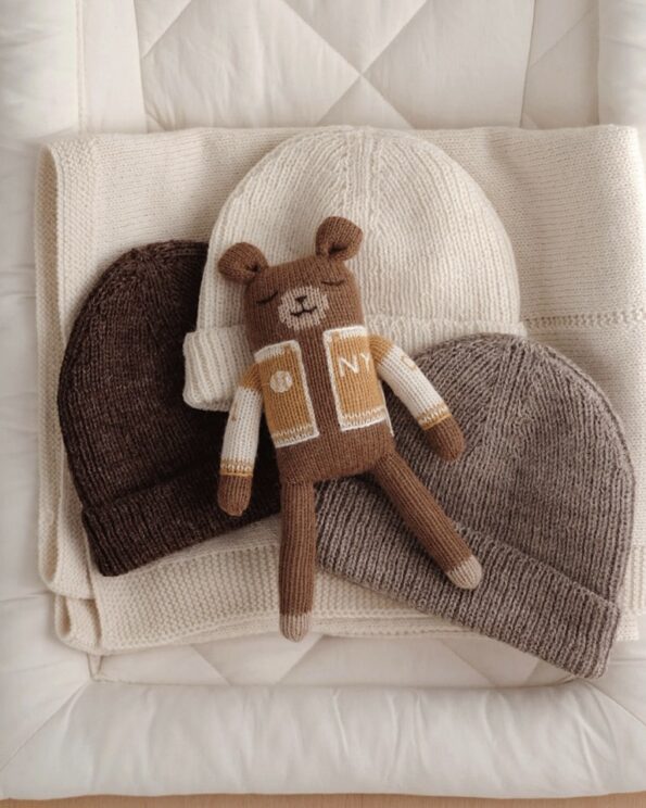 Doudou ourson - Baseball ocre - Main Sauvage – Image 3