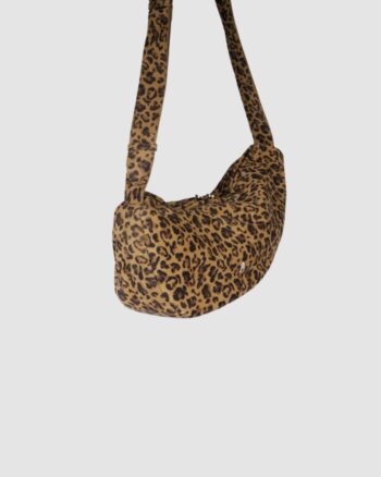 Sac Craie Horse en cuir imprimé léopard camel, silhouette arrondie avec large bandoulière, modèle SS25