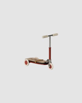 Trottinette Souris Maileg rouge en bois et métal – accessoire miniature