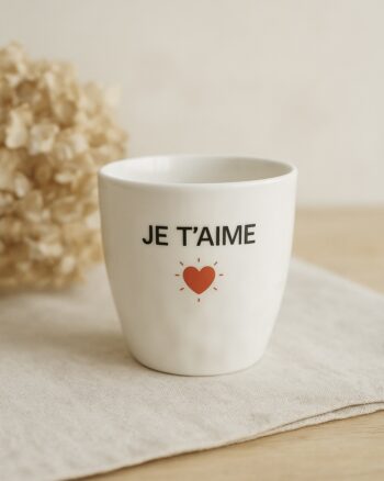 Gobelet message JE T’AIME en céramique blanche avec cœur rouge rayonnant – Opjet