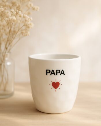 Gobelet message PAPA en céramique blanche avec cœur rouge et rayons – Opjet