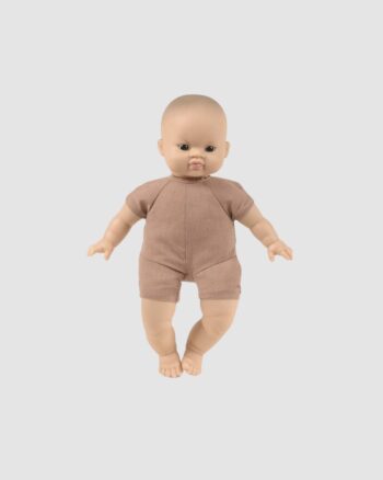 Poupon Babies Mattéo de Minikane, 28 cm, avec corps en coton ouatiné et tête en vinyle. Tenue marron. Yeux noirs. Fabriqué en Espagne.