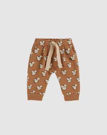 Jogger bébé Emile et Ida caramel en coton bio avec imprimé écureuils crème