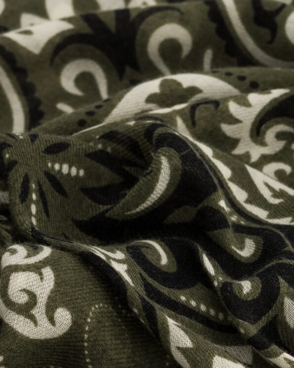 Détail du foulard Bandana Kaki cachemire Maison Lecomte Flament motif