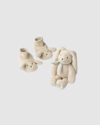 Coffret cadeau bébé Basim Mist Liewood avec peluche et chaussons assortis