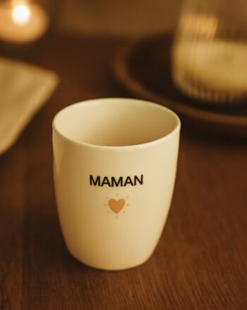 Gobelet message Maman doré – Opjet Paris en faïence blanche