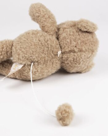 Boîte à musique ours Morris Egmont Toys – détail ficelle et pompon