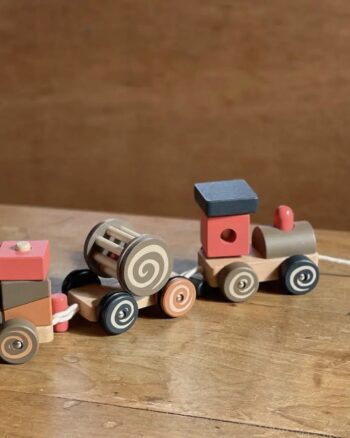 Train à tirer en bois – Egmont Toys