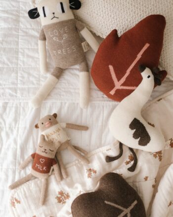 Doudou poule Main Sauvage édition 10 ans – collection exclusive tricotée à la main