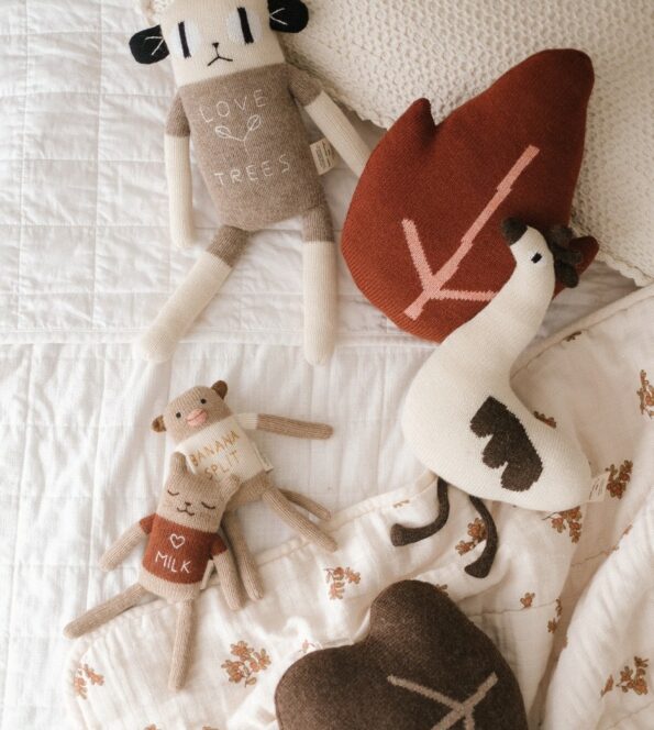 Doudou poule Main Sauvage édition 10 ans – collection exclusive tricotée à la main