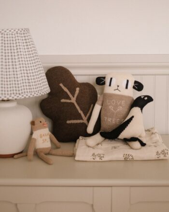 Grand Doudou Loris Main Sauvage – Édition 10 ans – tricoté à la main en laine baby alpaga