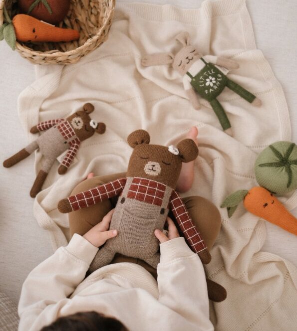 grand doudou ourson Milo Main Sauvage en laine baby alpaga