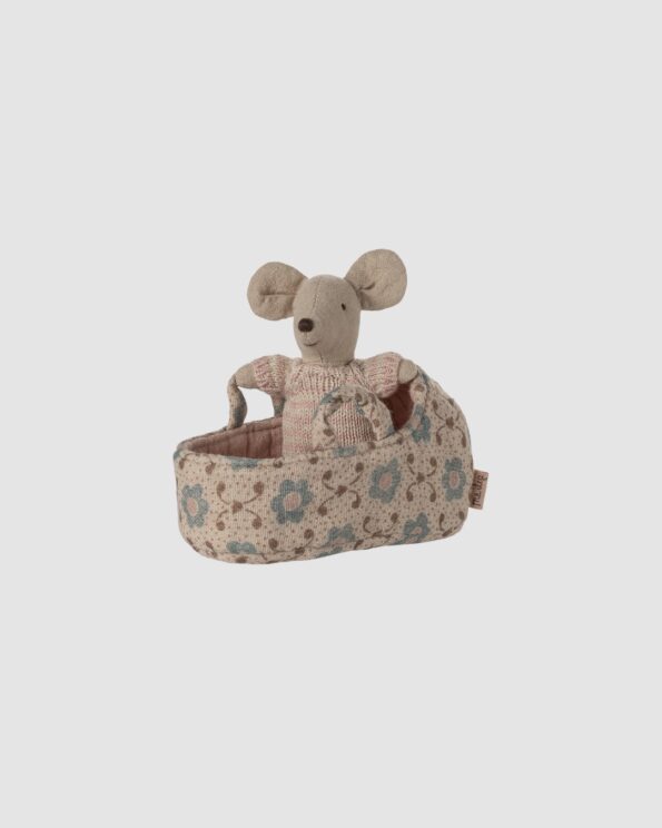 Bébé Souris Maileg dans son couffin rose fleuri