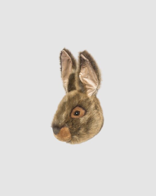 Trophée Lièvre Wild and Soft vu de profil, peluche murale pour décoration de chambre d’enfant