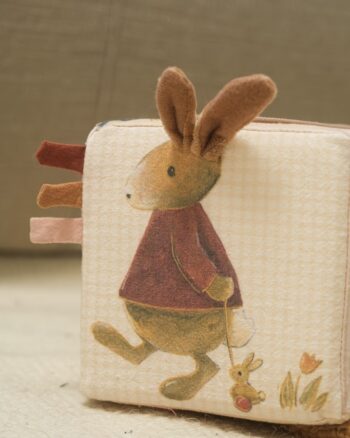 Cube d’éveil bébé Egmont Toys avec lapin