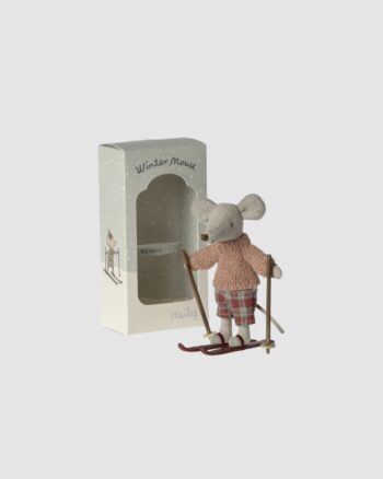 Souris en hiver avec skis Maileg et boîte