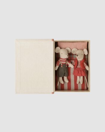 Jumeaux souris de Noël Maileg dans leur coffret livre