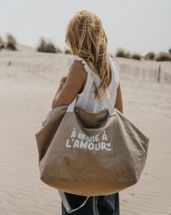 Sac XL velours Zakuw À la vie à l’amour porté