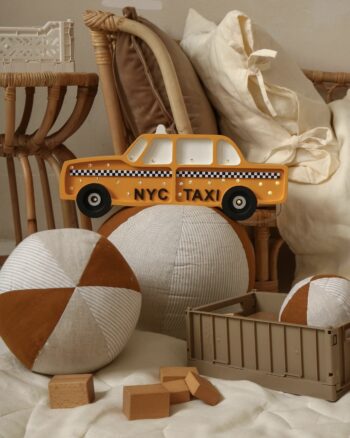 Lampe taxi NYC Little Lights dans une chambre d'enfant